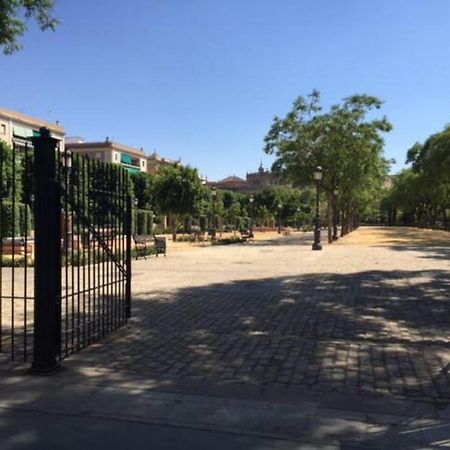 Apartamento A Estrenar Frente A La Plaza De Espana Seville Exterior photo