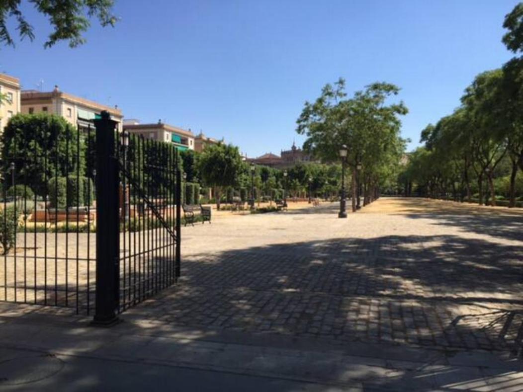 Apartamento A Estrenar Frente A La Plaza De Espana Seville Exterior photo